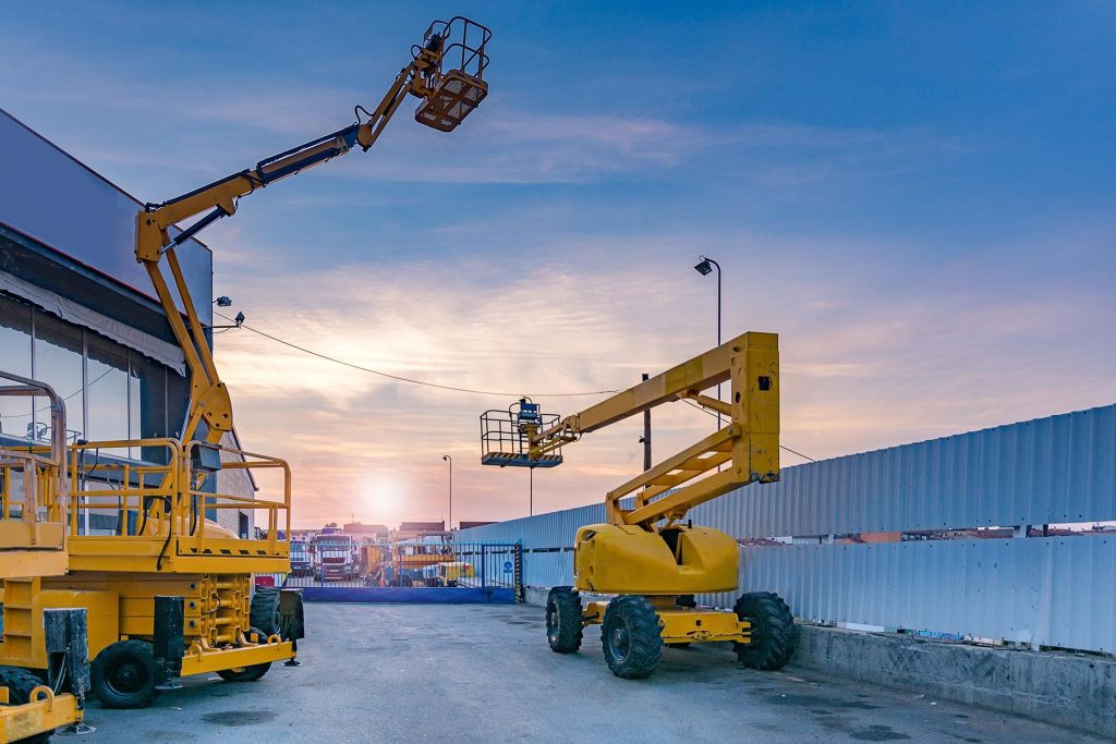 4 Questions to Ask to Choose the Right Elevated Work Platform