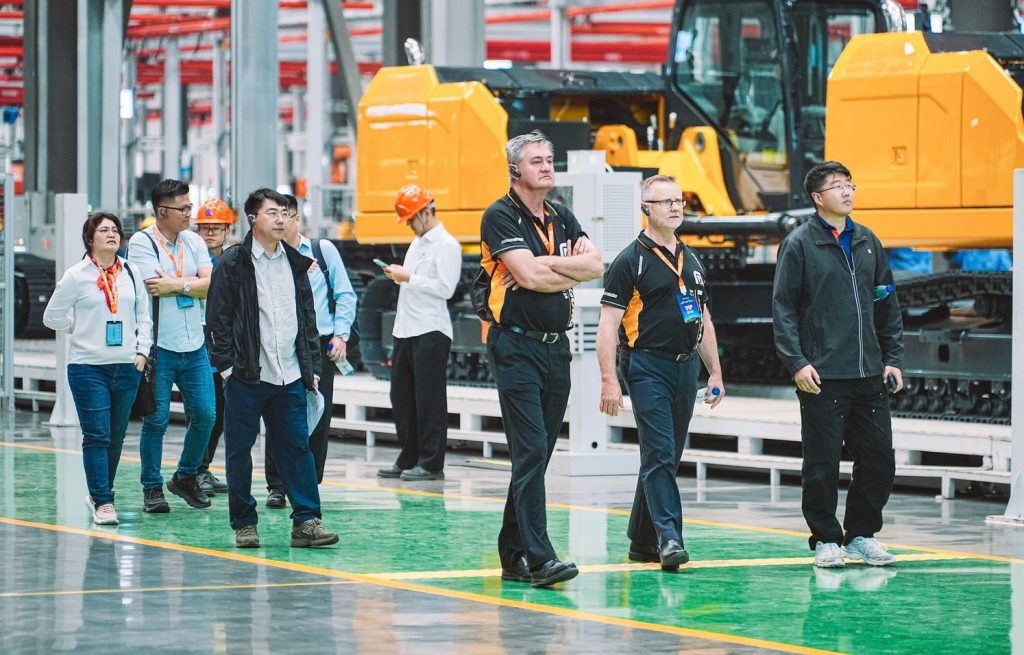 ASA Visits LiuGong's Excavator Factory in Liuzhou